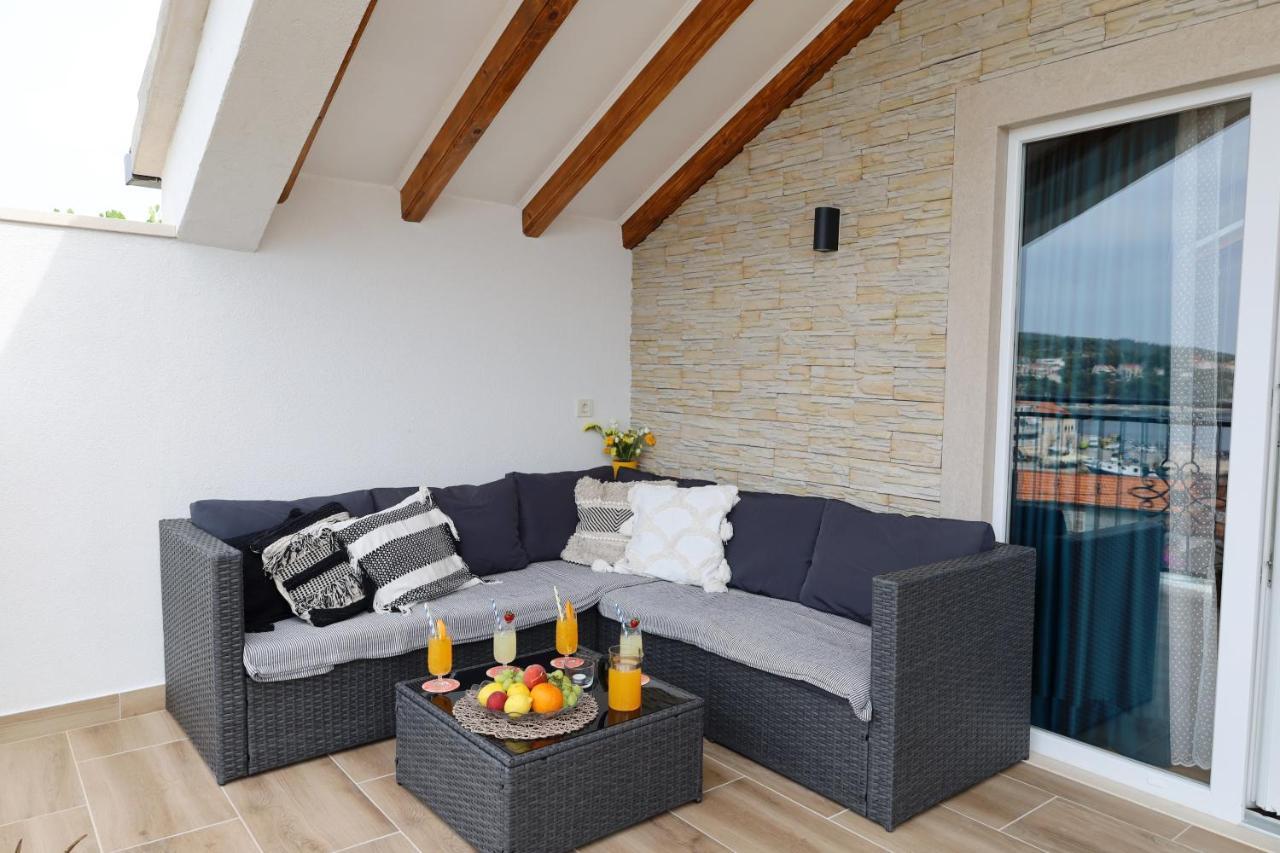 Holiday House Nono Sumartin Luaran gambar